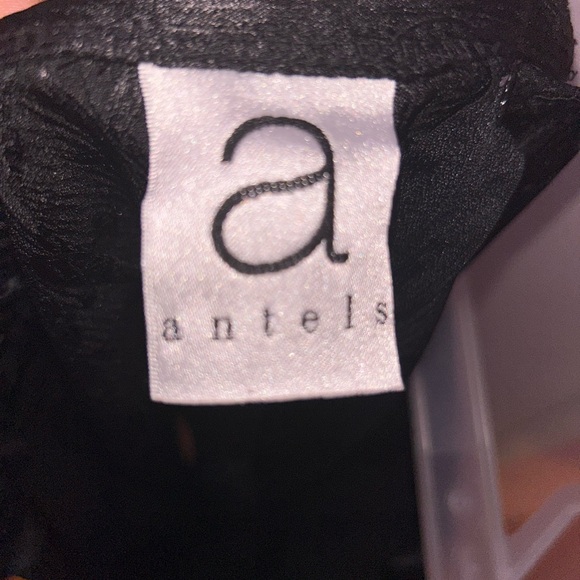 Antels Skirt - Picture 2 of 2